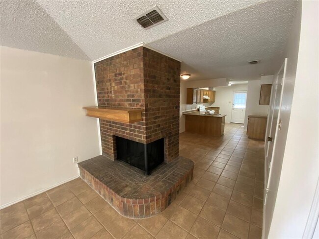 Building Photo - 2329 Woodmont Trail
