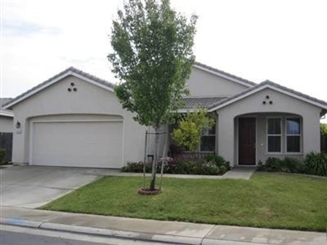 Beautiful Home! 4 bedrooms 2bath. - Beautiful Home!  4 bedrooms 2bath.