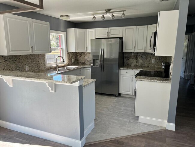 Building Photo - 509 Floral Cir