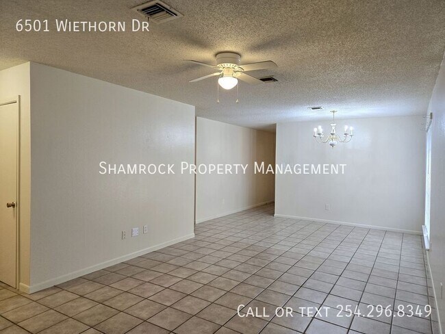 Foto del edificio - 3/2 Duplex in Midway ISD!