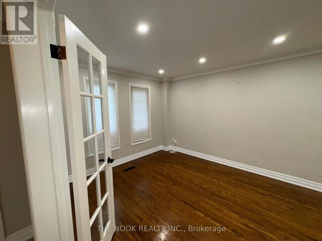 Photo du bâtiment - 41 Forest Heights St