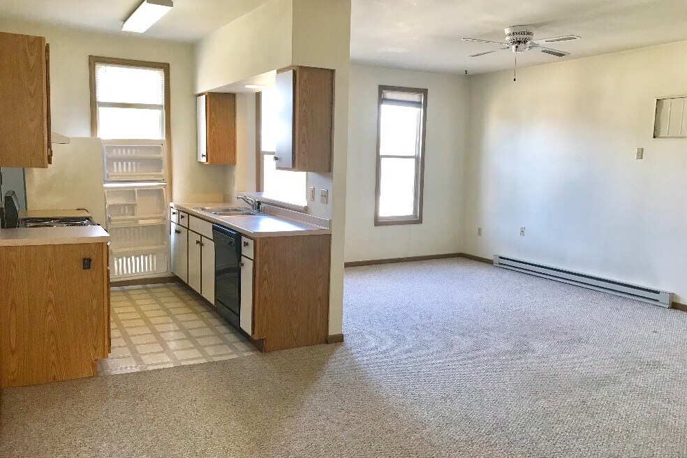 616 Ohio St, Oshkosh, WI 54902 Apartments in Oshkosh, WI