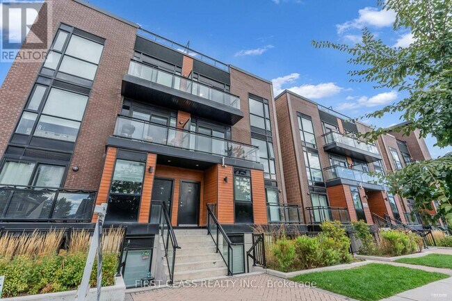 Building Photo - 32 Coles Ave