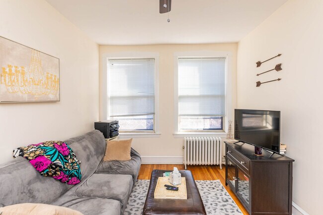 Foto del edificio - 4008 N Wolcott Ave