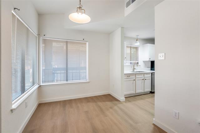 Foto del edificio - 5550 Spring Valley Rd