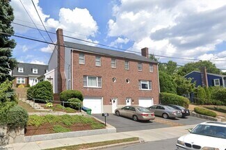 Building Photo - 300 Adams St