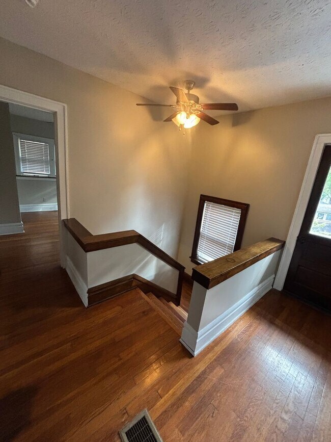 Foto del edificio - 361 E Northwood Ave