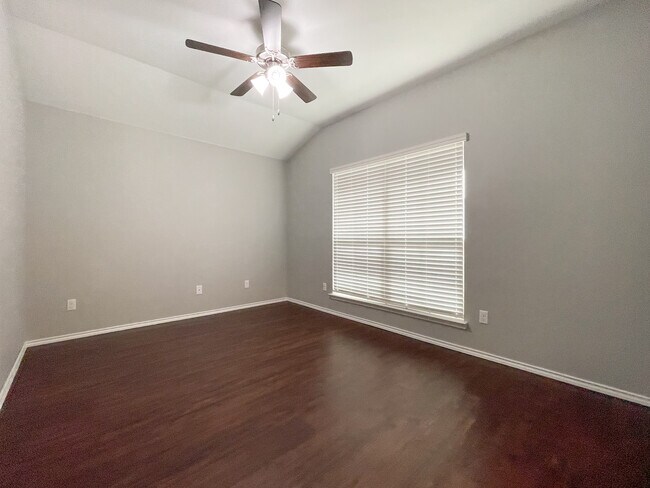 Building Photo - 3228 Beutel Rd