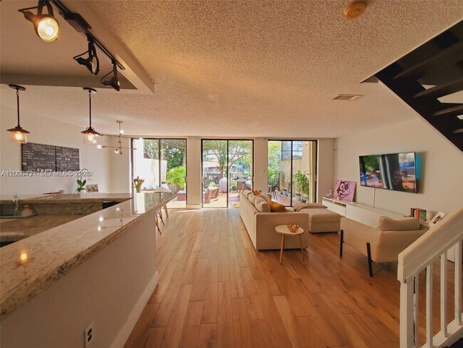 Foto del edificio - 3619 Torremolinos Ave