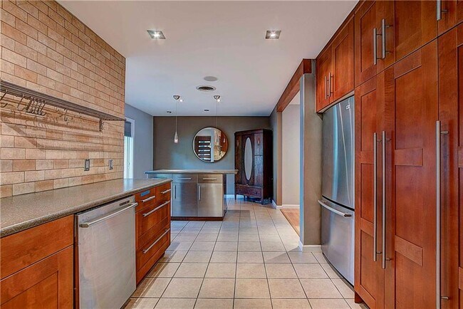 Foto del edificio - 5500 Westminster Dr