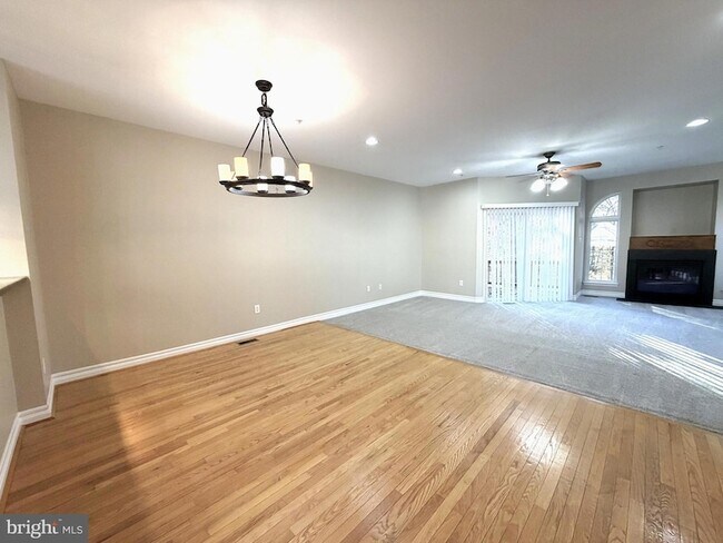 Foto del edificio - 623 Trout Run Ct