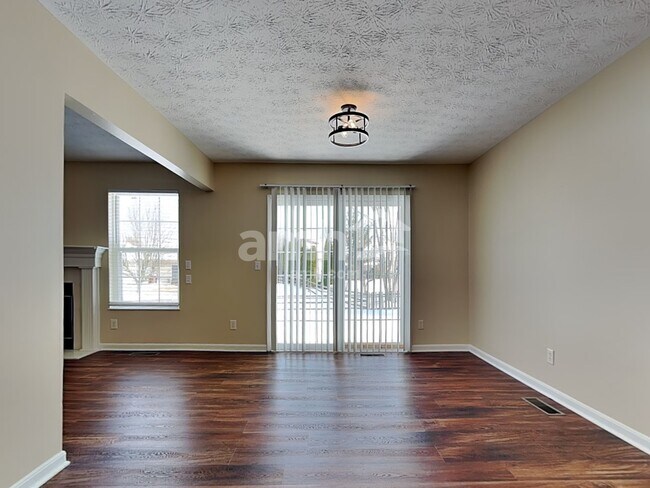 Foto del edificio - 6124 Pine Meadows Dr