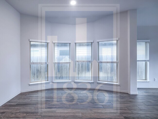 Foto del edificio - 308 Lacey Oak Lp
