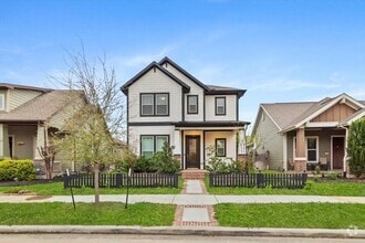 Building Photo - 17010 Canosa Dr