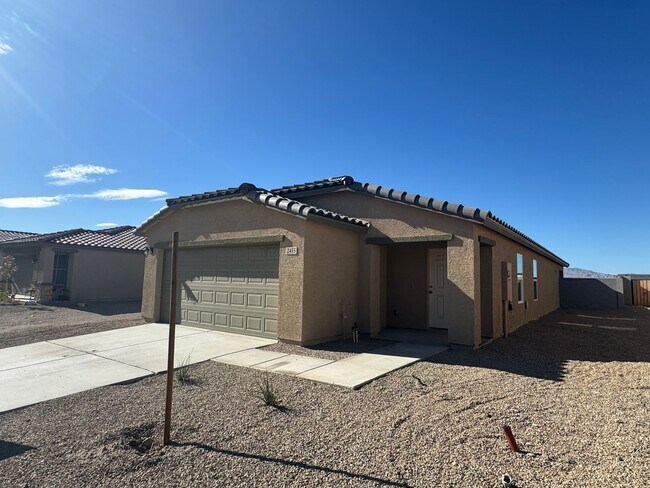 Foto del edificio - Newly Built 3-Bedroom Home in Rancho Color...