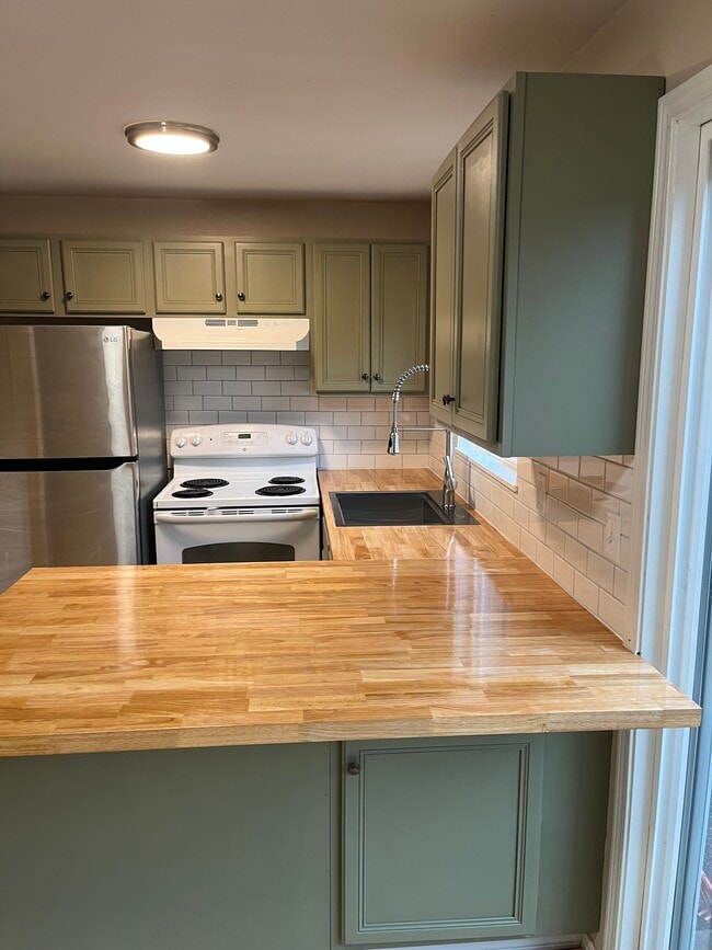 Foto del edificio - 4167 SE Cesar E Chavez Blvd