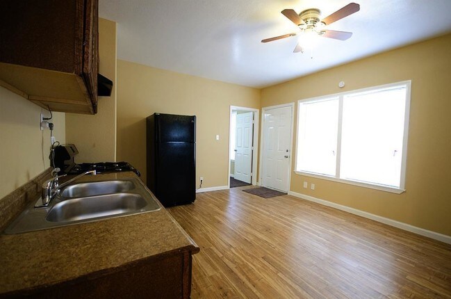 Foto del edificio - 313 N Beauregard St