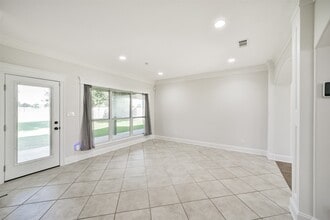 Building Photo - 3077 Dee's Cir