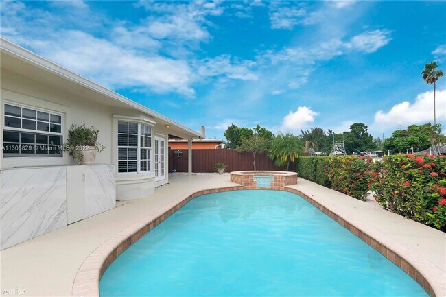 Foto del edificio - 4 br, 2 bath House - 4640 SW 42nd Ter