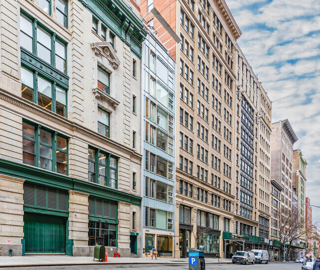 Building Photo - 116 W 22nd St