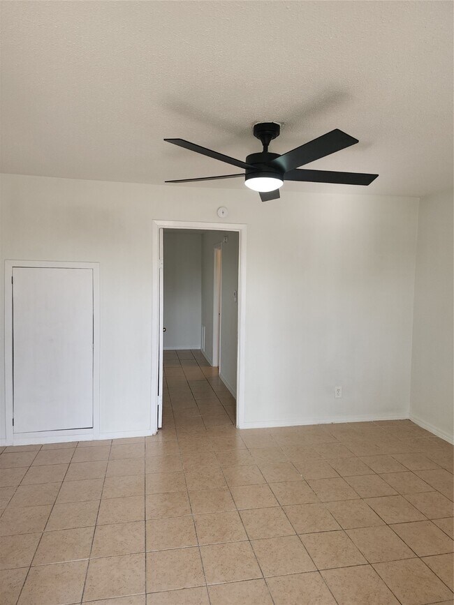 Foto del edificio - 14033 Garber Ln