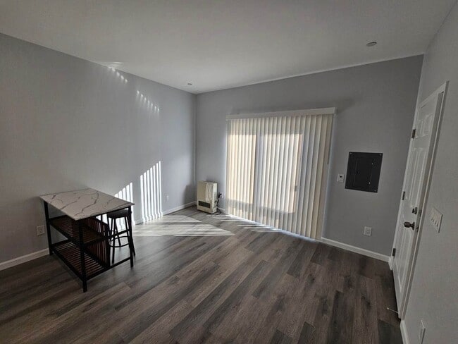 Building Photo - 2052 Medano Dr