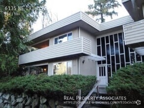 Building Photo - 6135 NE 193rd Pl