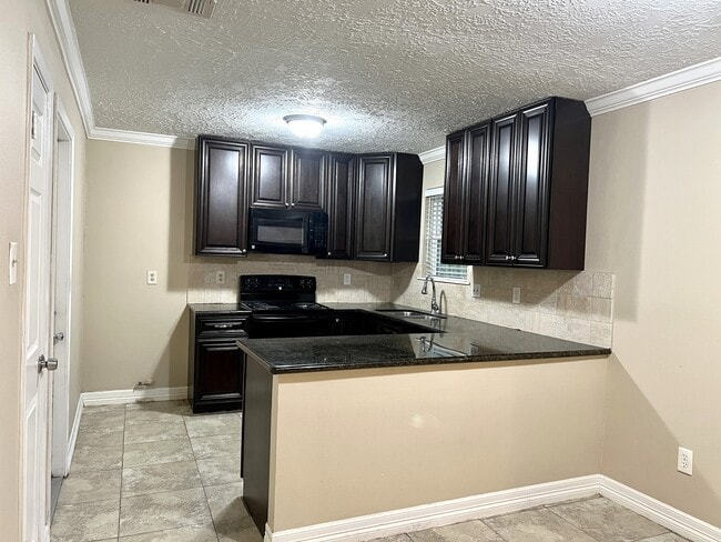 Building Photo - 11307 Beauvoir Dr