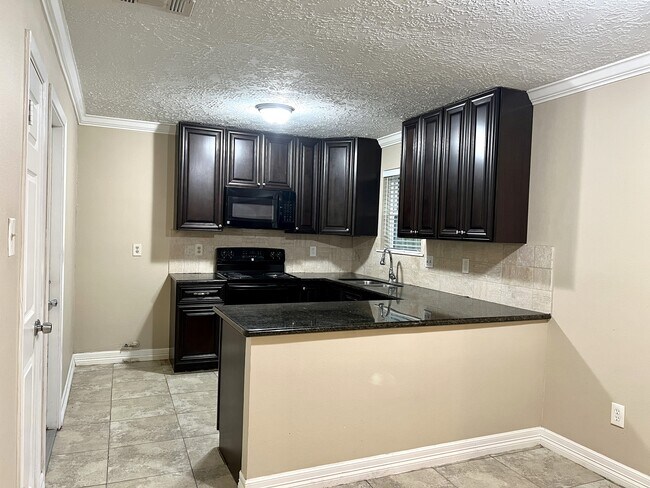 Foto del edificio - 11307 Beauvoir Dr
