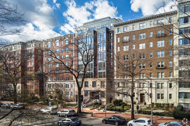 Building Photo - The Zenith Condos