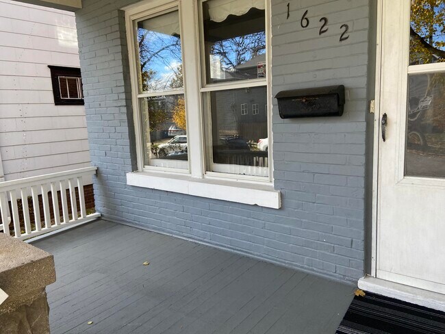 Foto del edificio - 1622 Kearney Ave