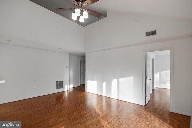 Building Photo - 131 Timberbrook Ln