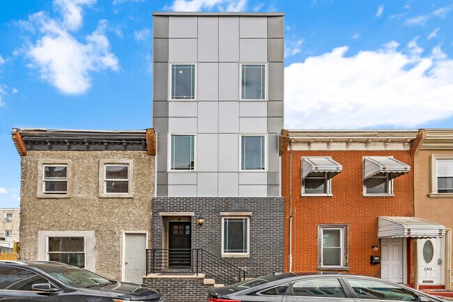 Building Photo - 2307 E Cabot St