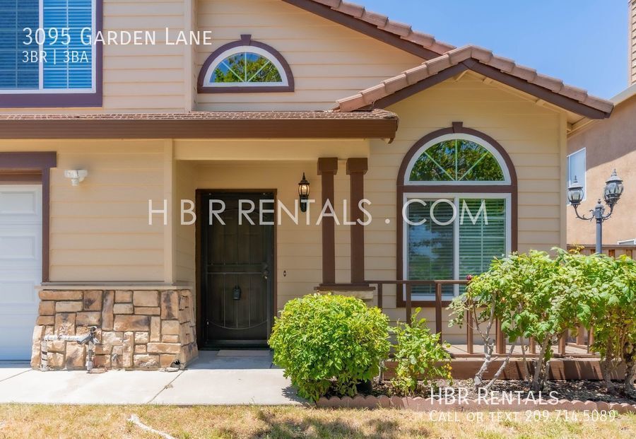 Primary Photo - Tracy Three Bedroom Rental Now MOVE IN READY!