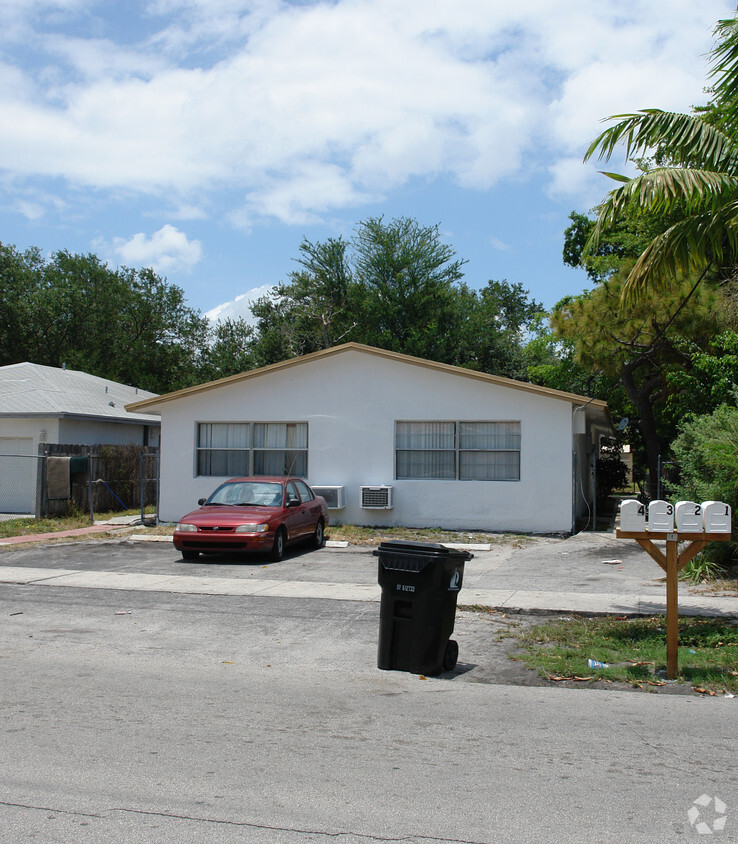 Building Photo - 1135 NW 5th St