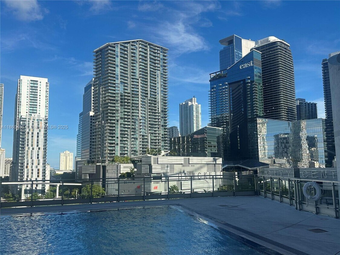 Foto principal - 92 SW 3rd St