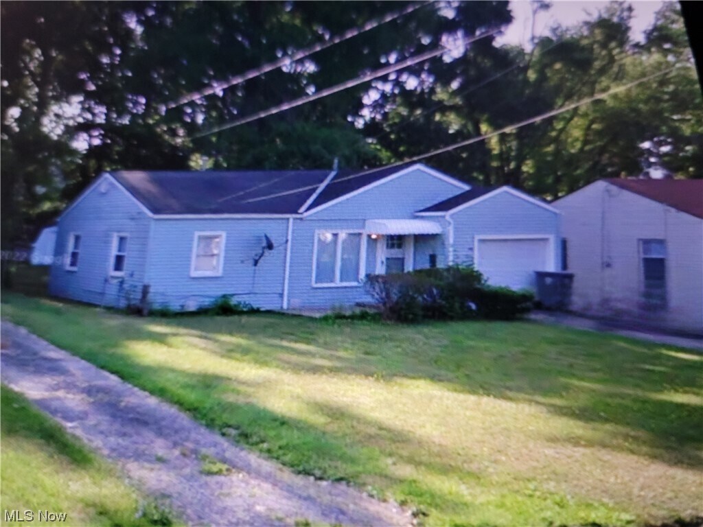 Building Photo - 69 S Bon Air Ave