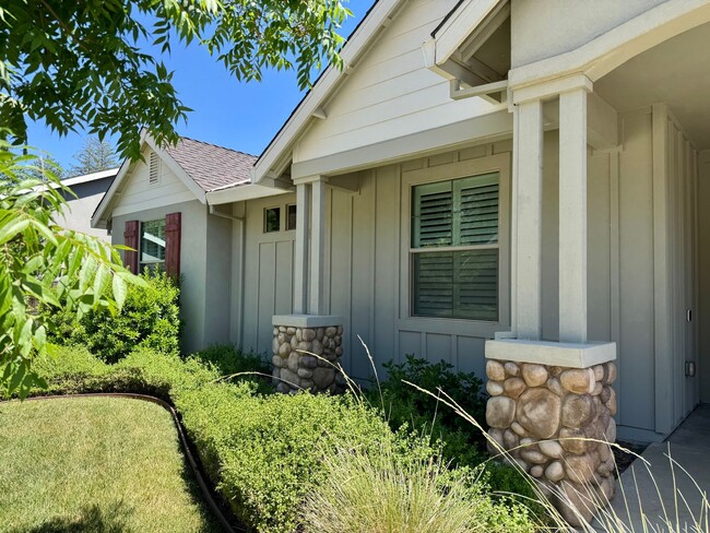 Building Photo - 3 Bedroom 2 Bathroom Newly Constructed Home in Grass Valley