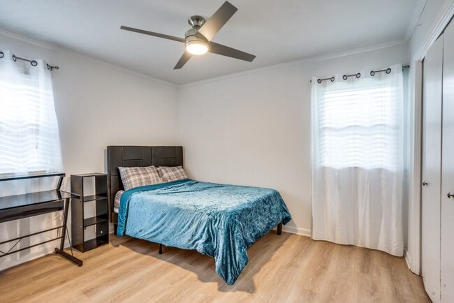 Building Photo - 1157 Irwin Dr