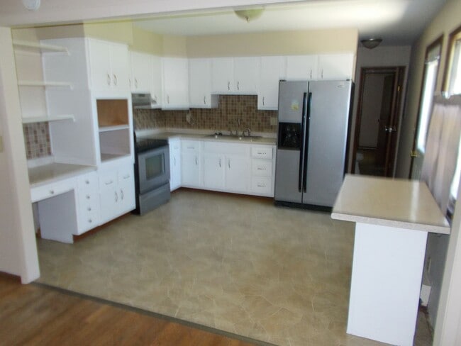 Building Photo - 312 Hazelwood Ln