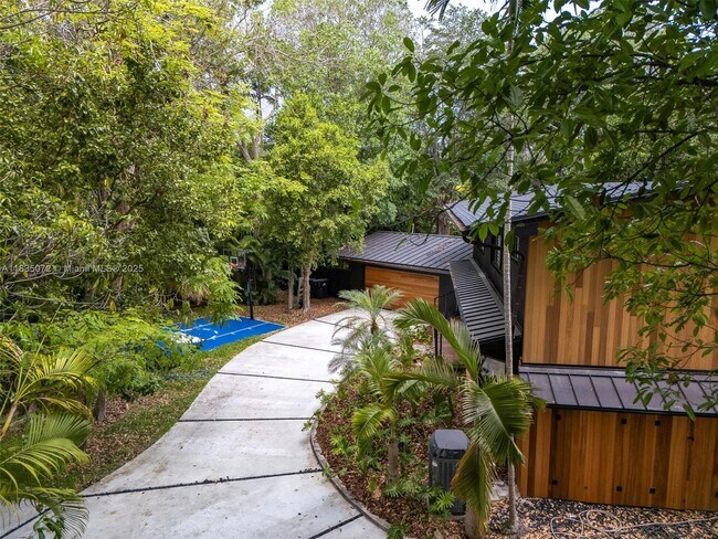 Foto del edificio - 6525 SW 133rd Dr