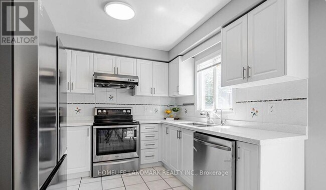 Building Photo - 85 Nahanni Dr