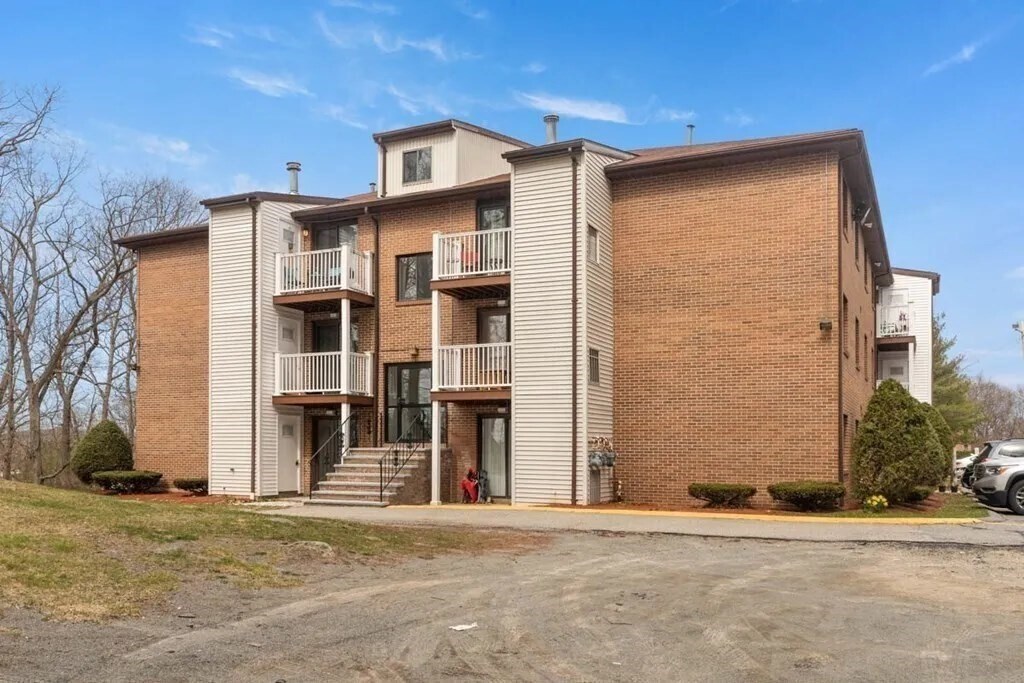 100 Cass Ave Unit 7B, Dracut, MA 01826 Condo for Rent in Dracut, MA
