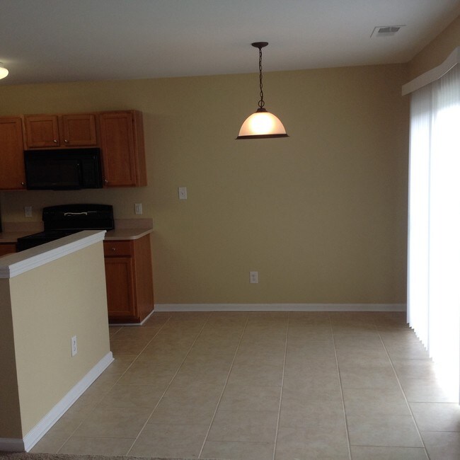 Building Photo - 4150 Bathurst Dr