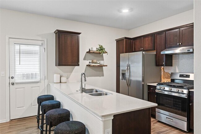 Foto del edificio - 7101 Spirit Hill Rd