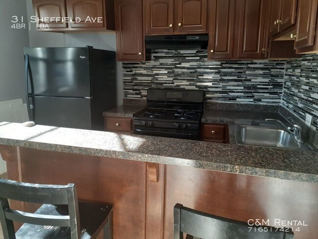 Foto del edificio - 4 Bedroom Single Family Home