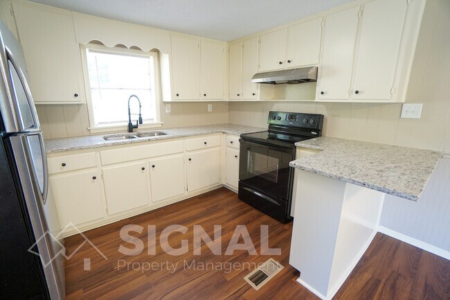 Foto del edificio - 6876 Elliott Rd