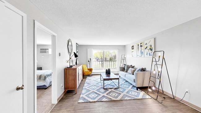 Building Photo - Audenn Apartments