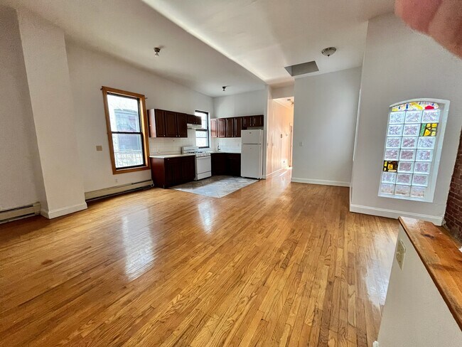 Foto del edificio - 87 Elliott Ave