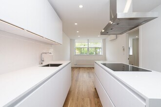 Building Photo - 457 Marlee Ave